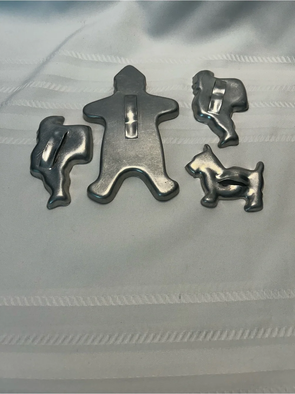 Vintage Set of 4 Cookie Cutters Gingerbread Man Santa Scotty Dog Kitchen Baking